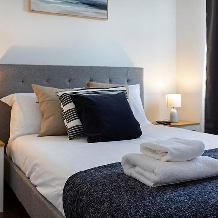 Modern 1-Bedroom Apartment, Beach 5-Min Walk, Free Parking Веймут Екстер'єр фото